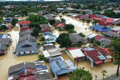 Malaysian emergency situation solutions, volunteers rescue 21,000 from flooding