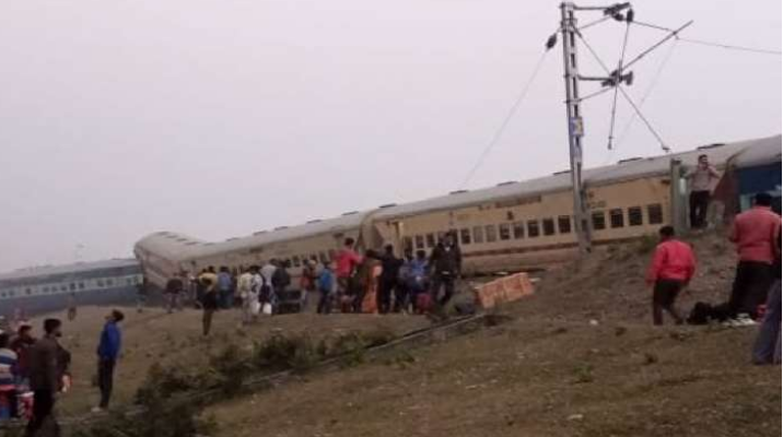 Guwahati-Bikaner Express train derails near Domohani in West Bengal