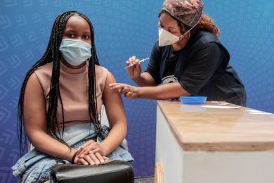 Covid: South Africa makes its own version of the Moderna vaccination