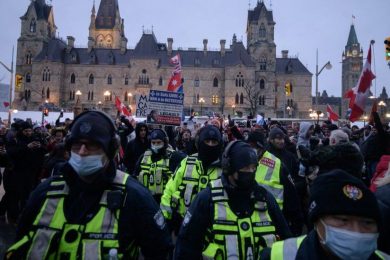Trudeau pledges to ice up anti-mandate protesters' bank accounts
