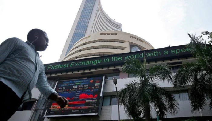 Sensex Surges Over 500 Details Ahead Of Budget Plan, Nifty Trades Above 17,500; ICICI Bank, Infosys Among Top Gainers
