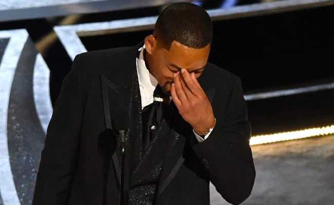 Oscars 2022: "I Appear like The Crazy Daddy" - Will Smith Apologises After Putting Chris Rock. Twitter Reacts