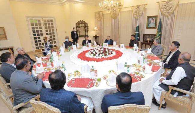 Strange Costs Gates Image Emphasizes Imran Khan's Army Dilemma