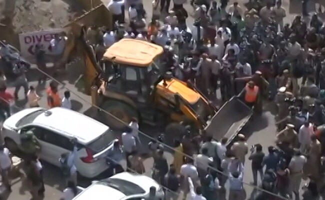 BJP-Run Civic Body's Eviction Drive At Delhi's Violence-Hit Location Today