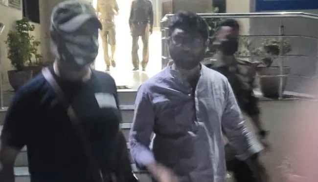 Gujarat MLA Jignesh Mevani Detained By Assam Police Late Night Over Tweet