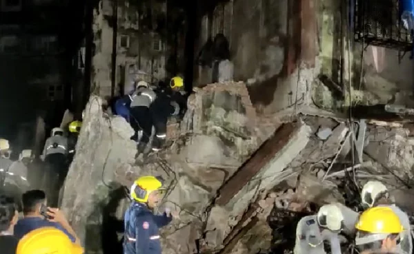 2 Dead, 4 Still Trapped After 4-Storey Mumbai Building Collapses