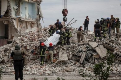 Russian rockets kill 15 in Chasiv Yar housing block, Ukraine says