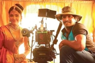 Viral Pic Of Aishwarya Rai Bachchan From The Sets Of Ponniyin Selvan
