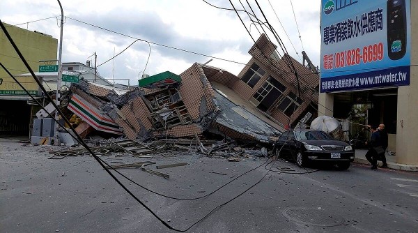 Strong earthquake hits southeastern Taiwan, building collapses