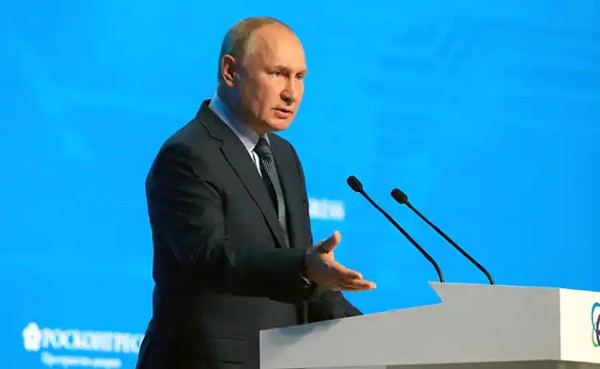 At Kremlin Ceremony, Putin To Officially Annex 4 Ukrainian Regions Today