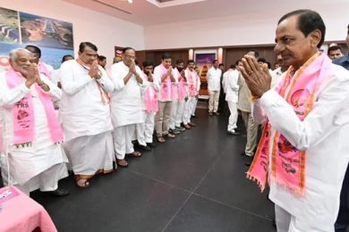 "Big Money Offered": Attempt To Buy 4 MLAs From KCR's Party, Cops Allege