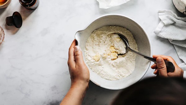 5 Essential Tools That Can Ease The Process Of Baking
