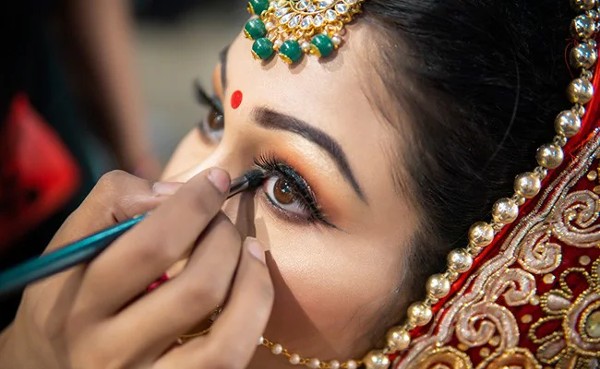 Indian Bridal Makeup: 5 Makeup Tips For All Indian Brides To Look Your Best On Your Big Day