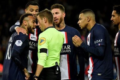 Neymar sees red for simulation in Paris Saint-Germain win