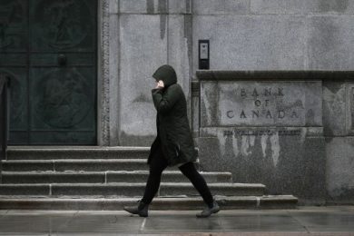 Business Outlook Sours in Canada, Complicating Interest-Rate Path