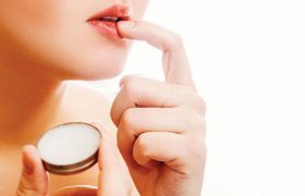 7 Easy And Natural DIY Lip Masks For Chapped Lips During Winter