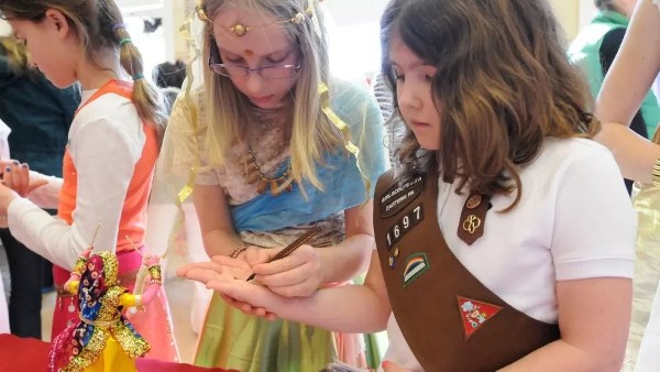 Canada Girl Guides drops 'Brownies' name after it's deemed offensive
