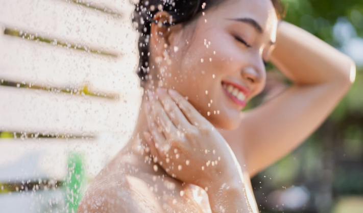 7 Benefits of a Cold Shower, According to Experts