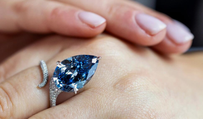 ‘Mellon Blue’ Diamond Sells for $25.6 Million at Swiss Auction
