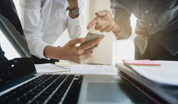 Boost Sales & Loyalty This Small Business Saturday with These Expert Tips