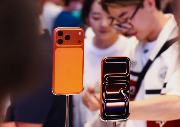 Apple iPhone 18 Pro Leak Reveals Biggest Screen Redesign in Years