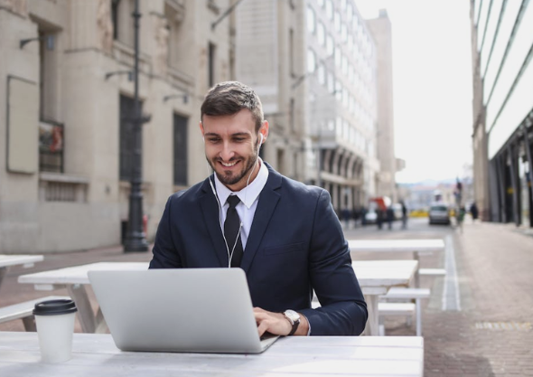 9 LinkedIn Post Types That Consistently Bring Freelance Clients