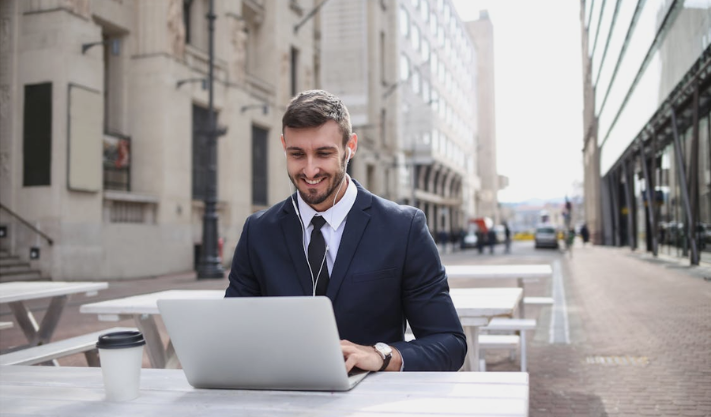 9 LinkedIn Post Types That Consistently Bring Freelance Clients