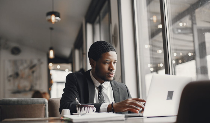 How Small Businesses Can Use AI to Refresh Their Digital Presence