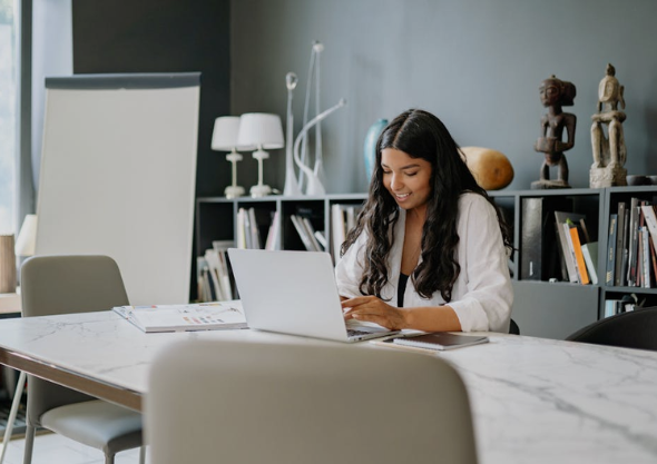 How to Turn Cold Emails into B2B Sales Conversations