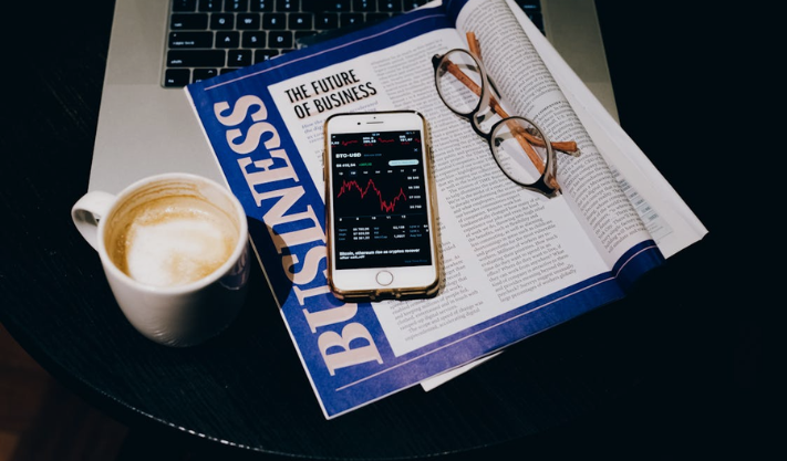 Grow Your Business Faster With a Weekly LinkedIn Newsletter in 9 Simple Steps