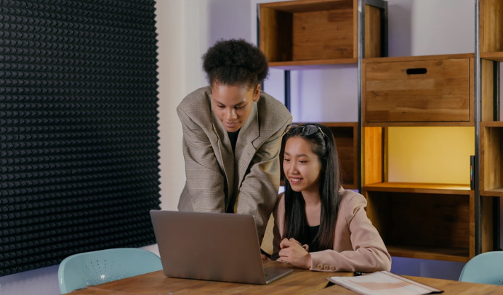 5 ChatGPT Prompts to Build a Profitable Business in a Weekend (Step-by-Step Guide)