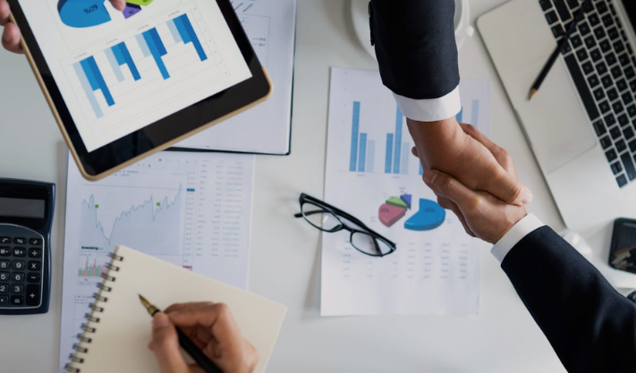 10 Strategies for Turning B2B Data Into Better Business Decisions