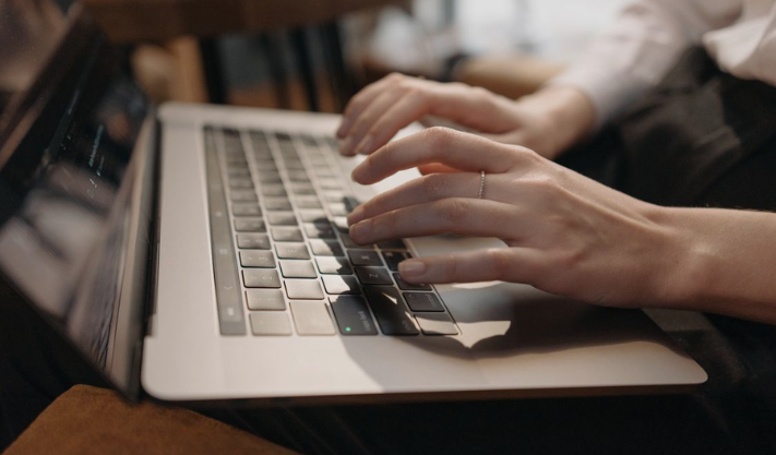 How to Start a Blog in 10 Easy Steps: Complete Beginner’s Guide for 2026