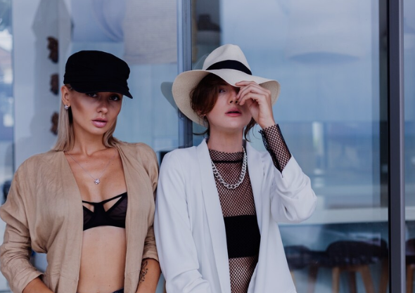 How Do Celebrities Influence Fashion Trends in the USA?