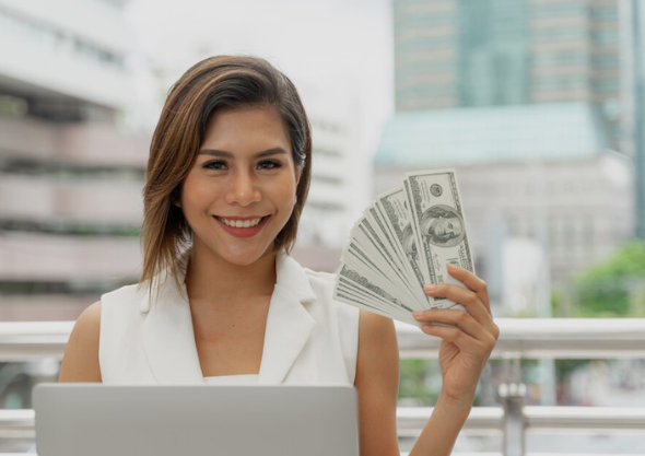 How Do People Earn Money in California?