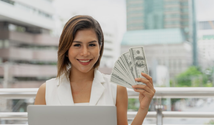 How Do People Earn Money in California?
